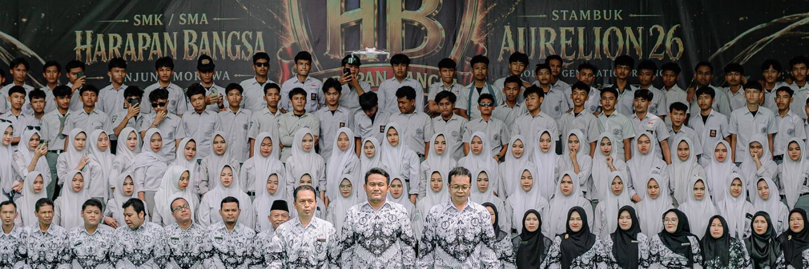 Pentas dan Seni